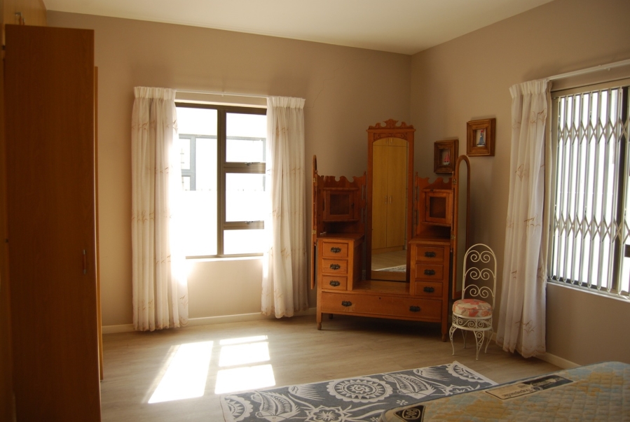 To Let 3 Bedroom Property for Rent in Calypso Beach Western Cape